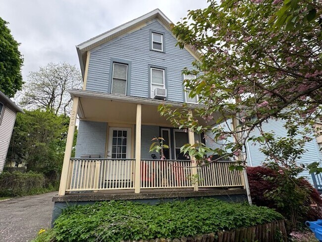 Primary Photo - 235 Henrietta St