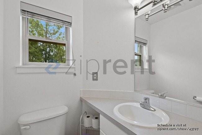 Building Photo - 11570 Stone Ave N