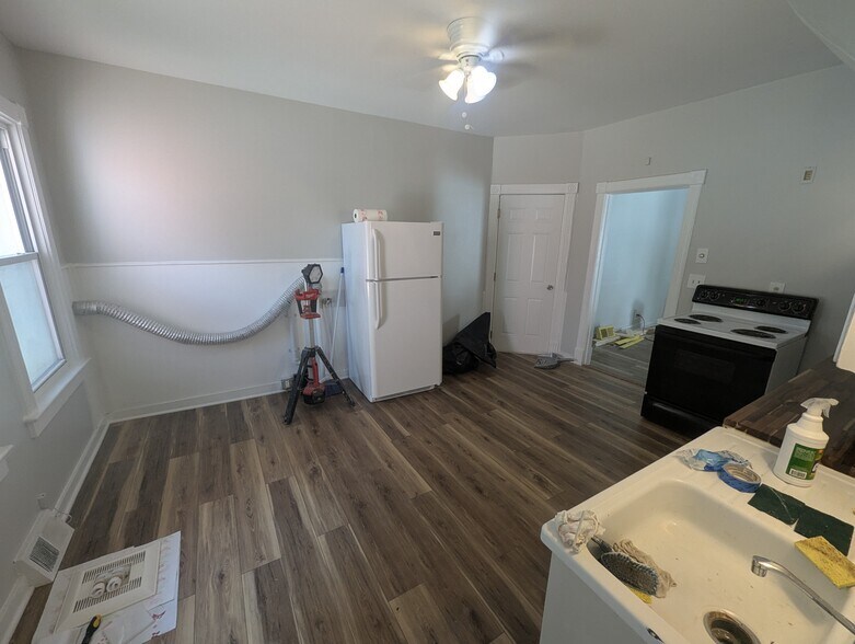 Building Photo - 151 Benmont Ave