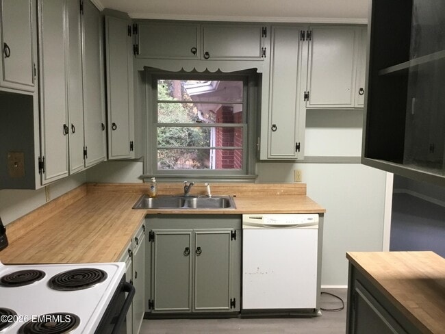 Building Photo - 1636 31st St