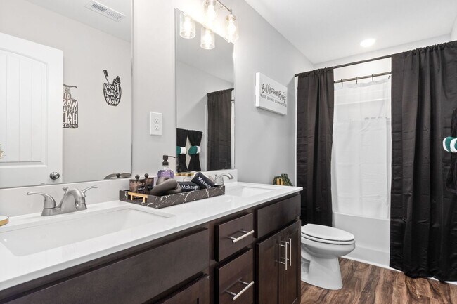Building Photo - Modern Comforts in Clarksville – Stylish 2...