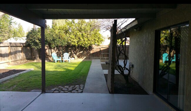 Building Photo - 1202 N McKinley Ct