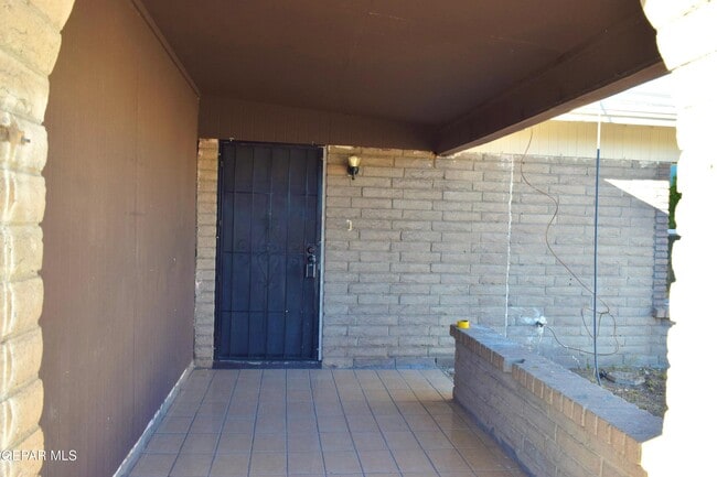 Building Photo - 4613 Sun Valley Dr