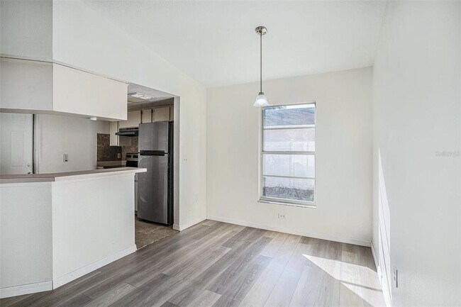 Building Photo - 8512 Lazy River Dr