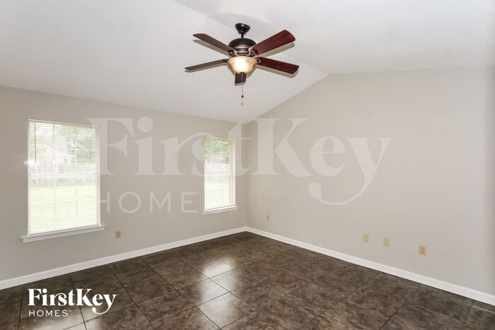 Building Photo - 5923 Willow Springs Dr