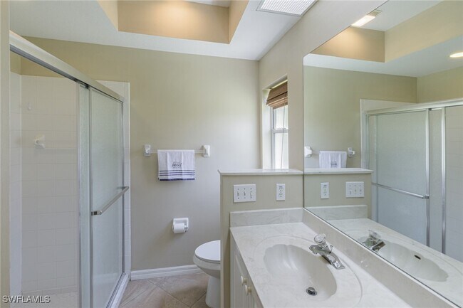 Building Photo - 5502 Greenwood Cir