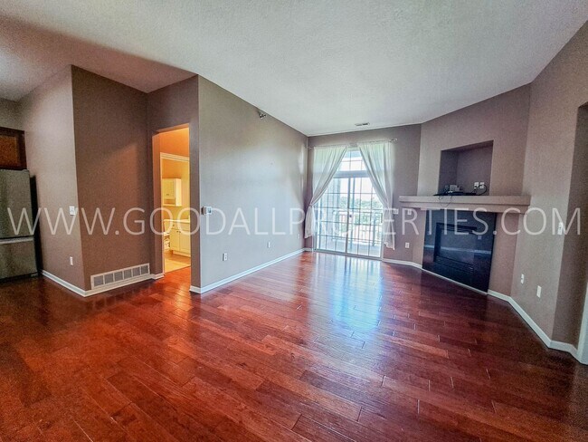 Building Photo - Great Deal!!! 2 Bedrooms 2 Bathroom Condo ...
