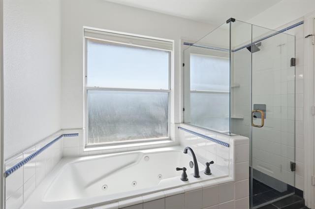 Building Photo - 836 Lakeview Cir