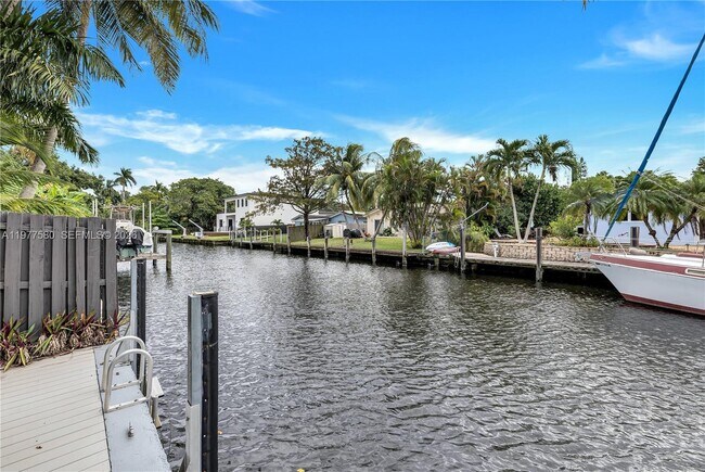 Building Photo - 1608 SW 5th Ct