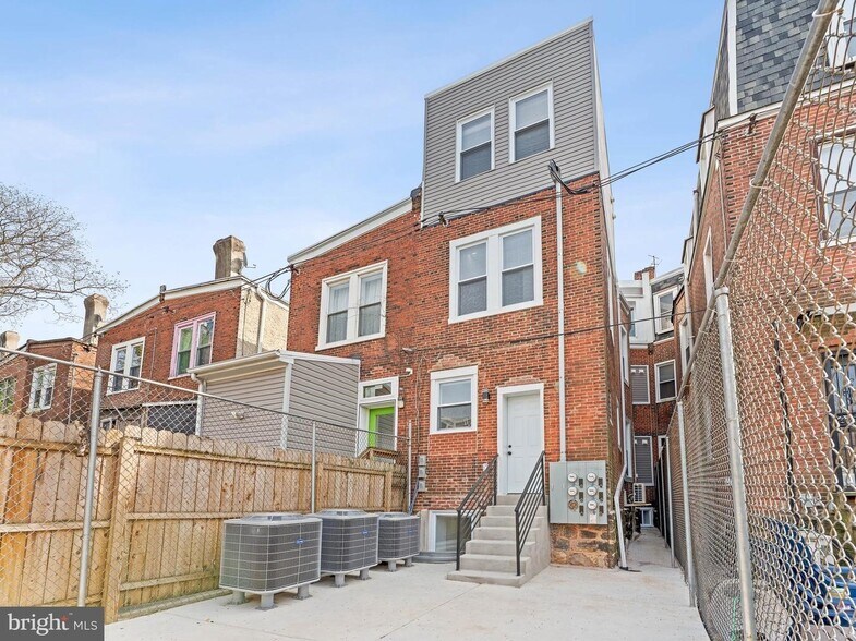Building Photo - 4927 Catharine St