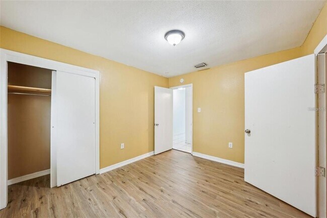 Building Photo - 7715 Deleuil Ave