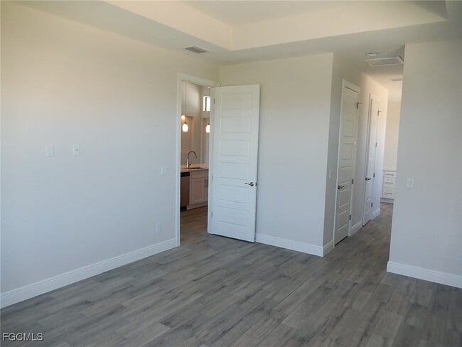 Building Photo - 1113 SW 1st Terrace