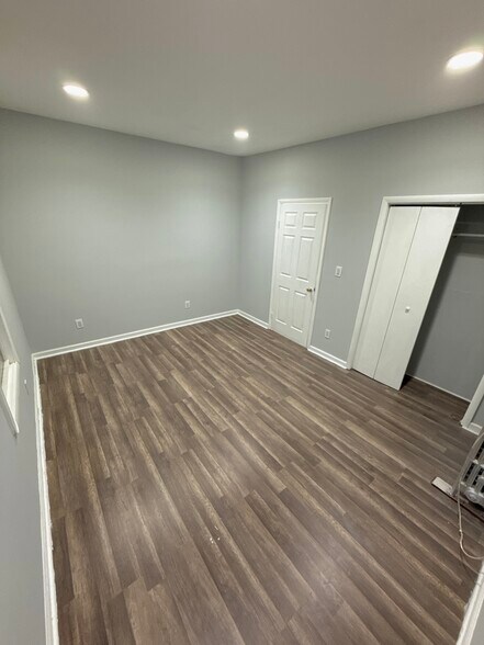 Building Photo - 15 Finlay Pl