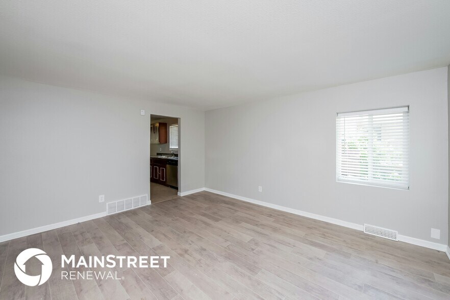 Building Photo - 9320 W 104th Pl