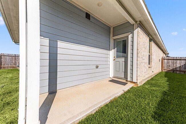 Building Photo - 31335 Horseshoe Meadow Bend Ln