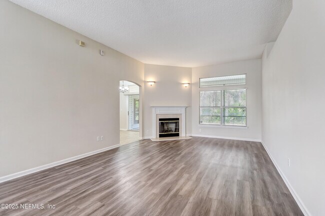 Building Photo - 749 Grand Parke Dr