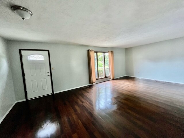 Building Photo - 275 Brad Dr