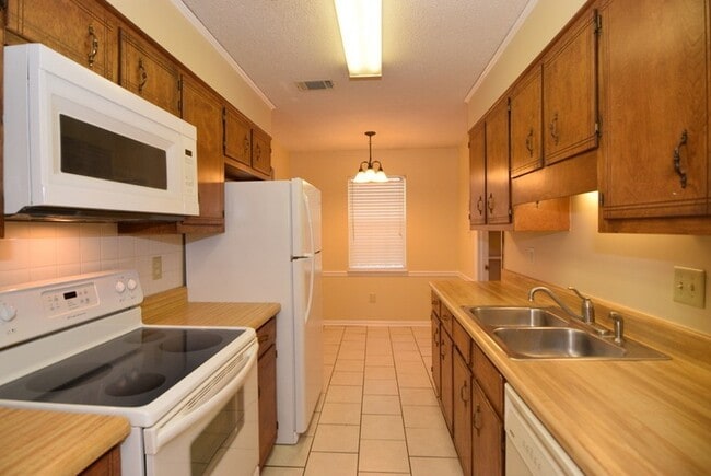 Building Photo - 515 Ridgewood Dr