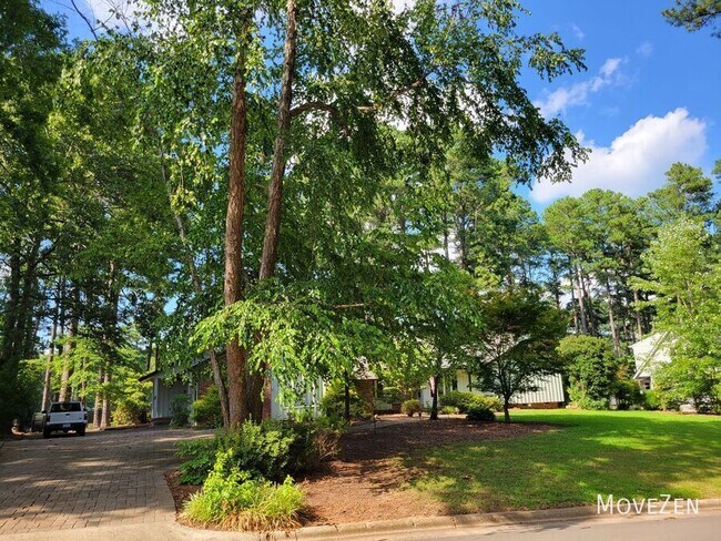 Building Photo - 6829 Greystone Dr
