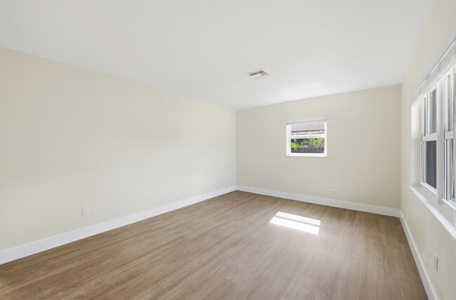 Building Photo - 355 Wickline Blvd