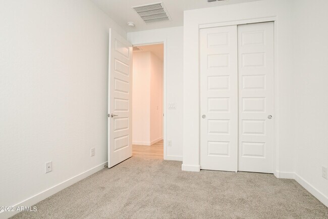 Building Photo - 17032 W El Caminito Dr