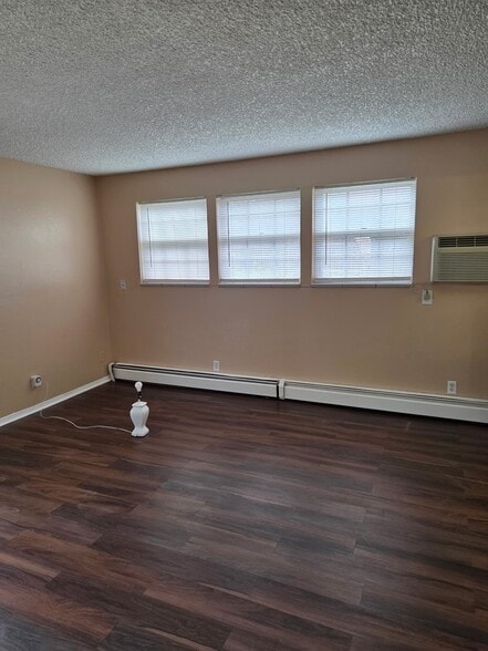 Building Photo - 16462 E 13th Pl