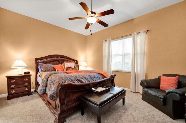 Building Photo - 7632 Corkwood Ave