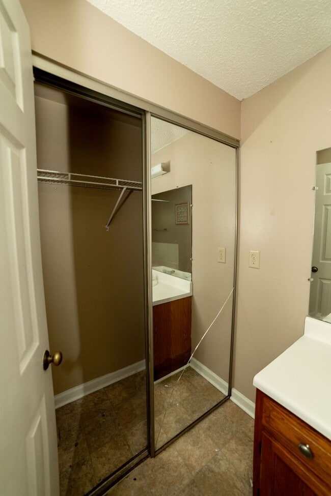 Building Photo - Charming 3-Bedroom Home in Old Hickory