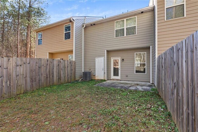 Building Photo - 2505 Piering Dr