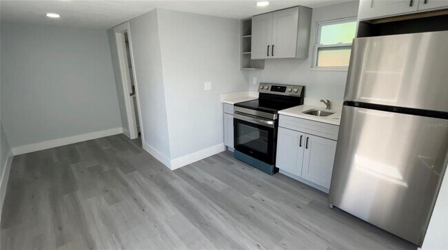 Building Photo - 2105 N Allendale Ave