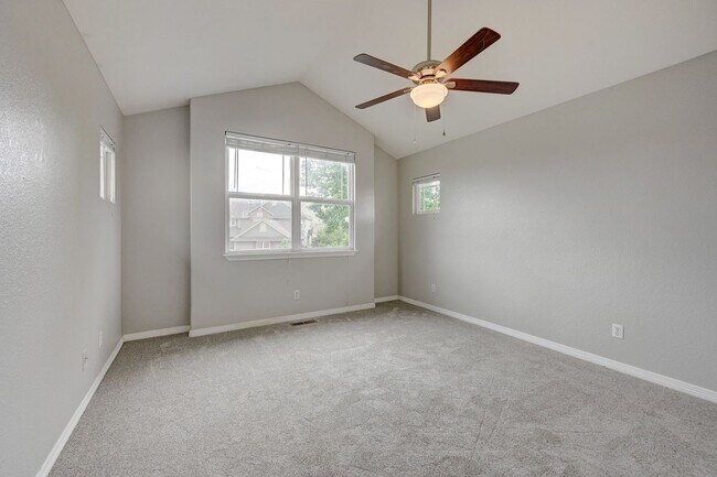 Building Photo - 5 bedroom, 4 1/2 bath, with 3 car garage in Cherry Creek School District