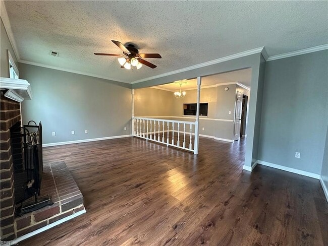 Building Photo - 1347 Battleford Dr