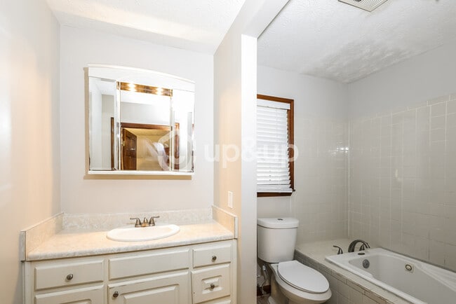 Building Photo - Fantastic 3bd/2.5ba home! Let yourself in!