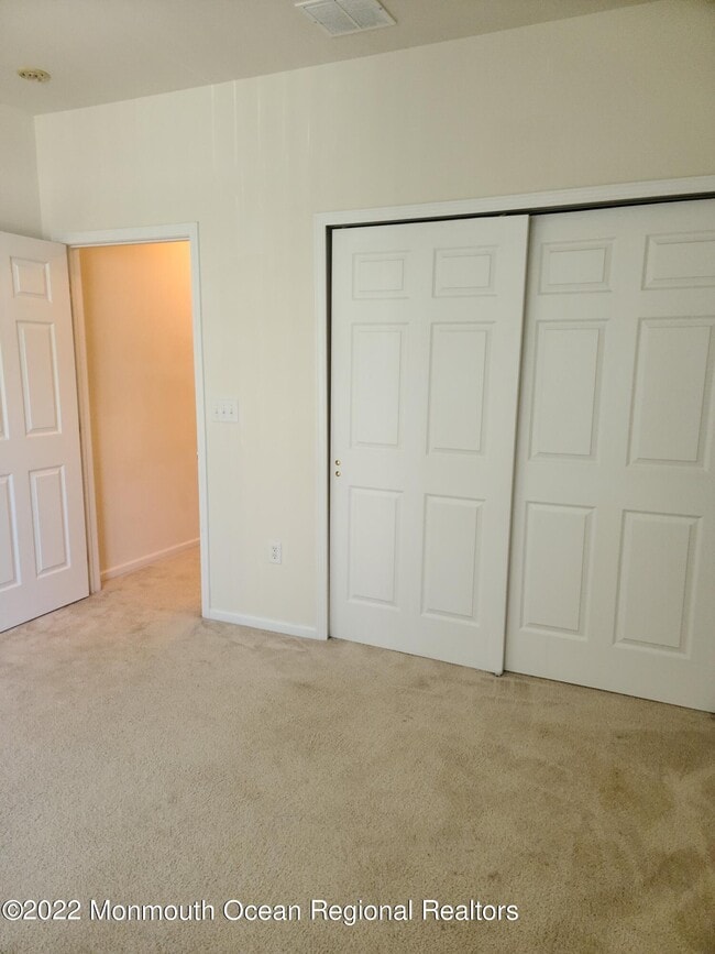 Building Photo - 211 Mill Pond Way
