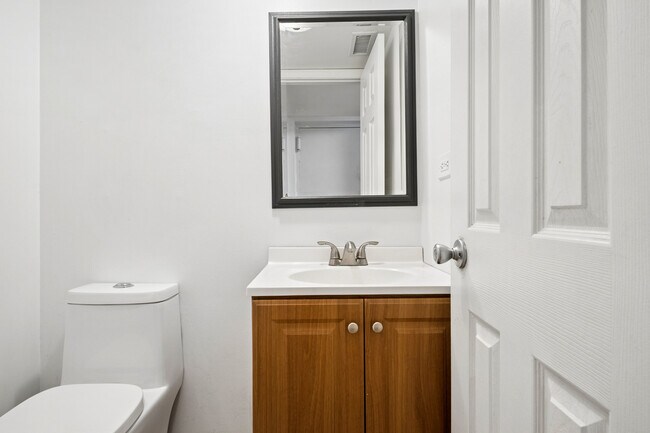 Building Photo - 1229 Nova Ct