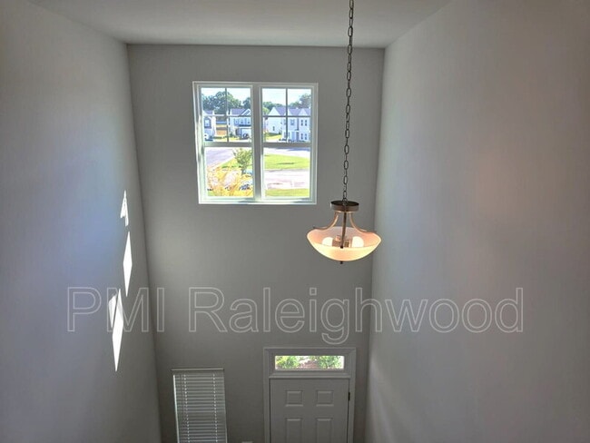 Building Photo - 1060 Maple Br Cir