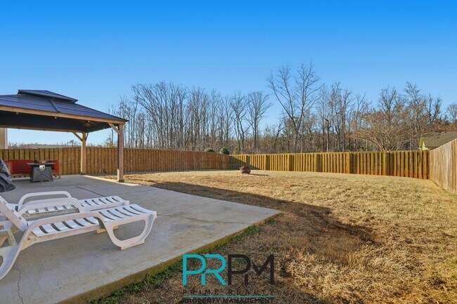 Building Photo - 249 Elmhaven Dr