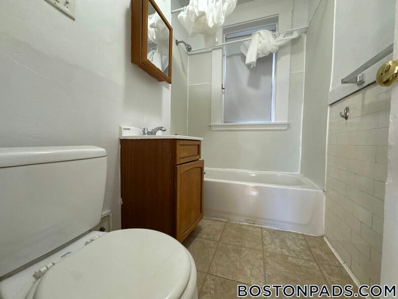 Building Photo - 1175 Boylston St