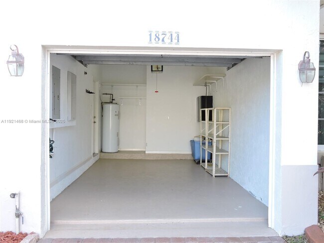 Building Photo - 18744 SW 28th Ct