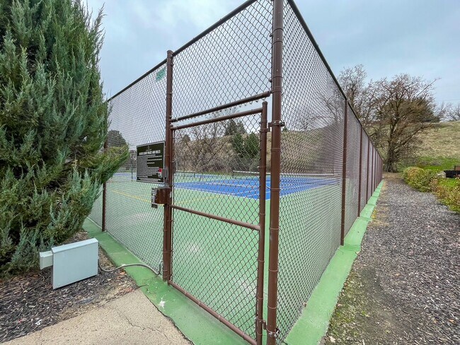 Building Photo - 307 E Grove Creek Ln