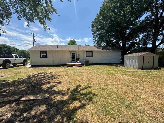 Building Photo - 106 E Williams Dr