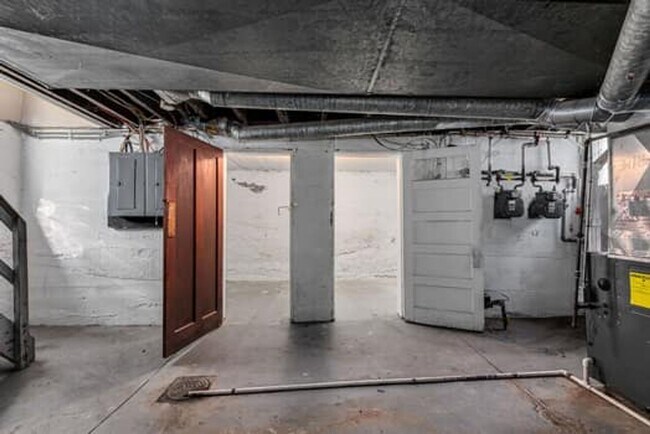 Building Photo - 1026 Schiff Ave