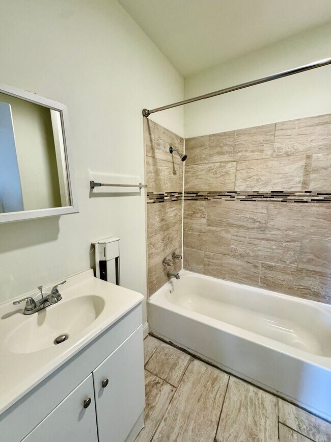 Building Photo - 1659 N 56th St