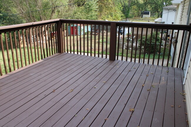Building Photo - Spacious 4 bedrooms and 2 bathrooms in Kan...