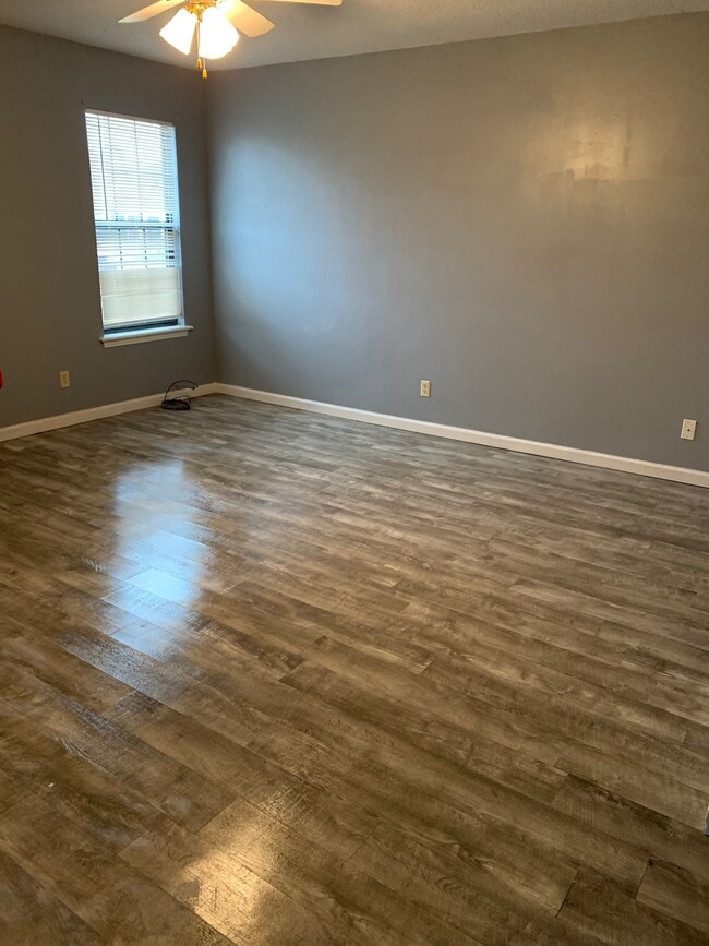 Building Photo - 103 Hines Blvd