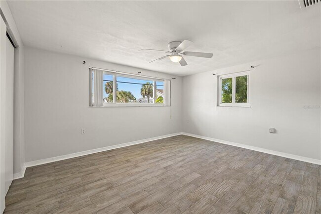 Building Photo - 5041 Bay Blvd