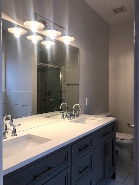 Building Photo - 1745 Maple Ave