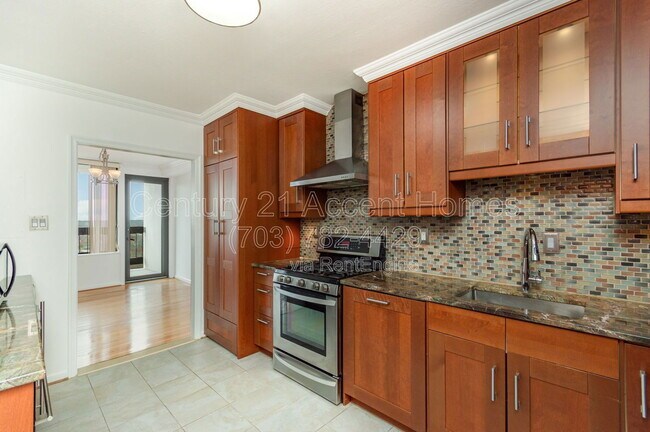 Building Photo - 3701 S George Mason Dr