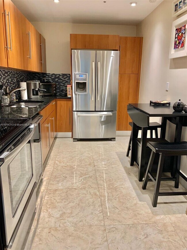 Building Photo - 3001 S Ocean Dr