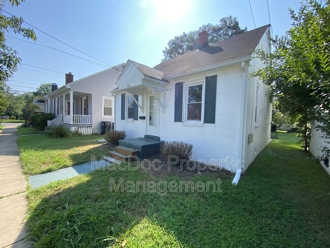 Building Photo - 604 Maury St